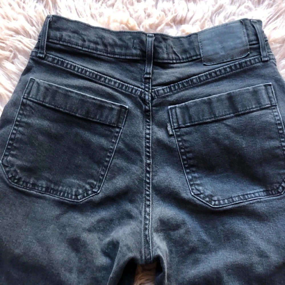 Levi’s Mile High Cropped Wide Leg Jeans - Picture 11 of 15